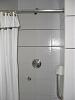 2007-10-29_CoronadoSuitesShower.jpg‎